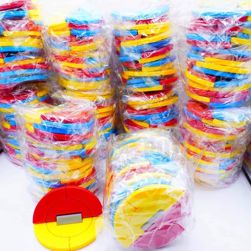Roundy (Three Colours) 100 Piece