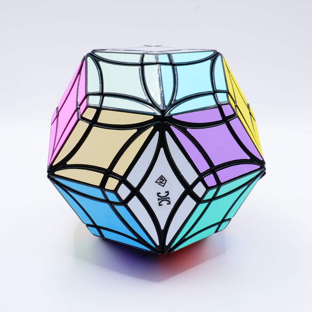 Curvy Face Turning Rhombus Triacontahedron (Kairis Puzzle)