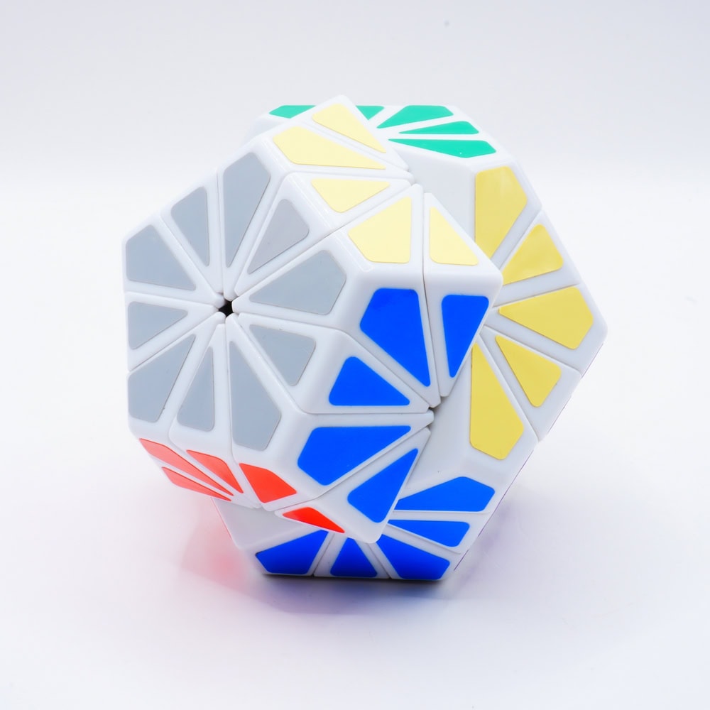 Pyraminx Crystal (New Improved 12 color)