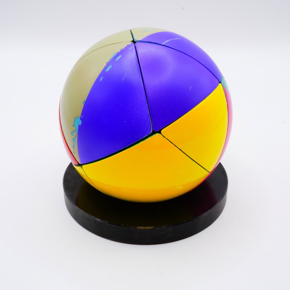 Beach Ball (earlier version) Mach Fimommechanika (Skewb)
